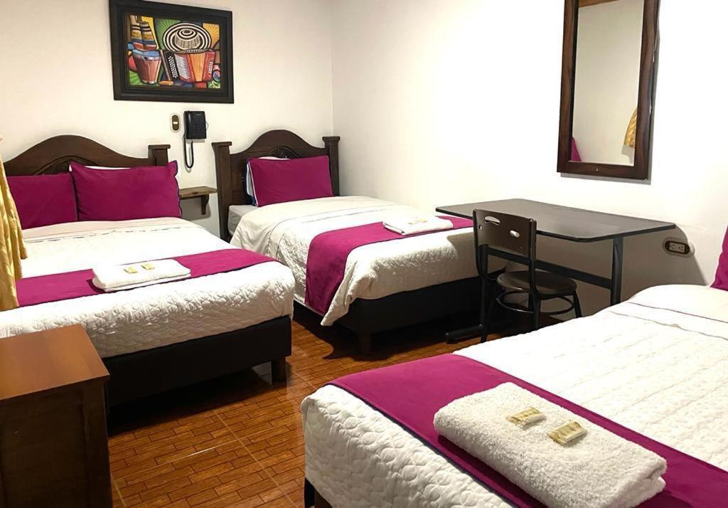 Hostal Internacional Богота Екстер'єр фото